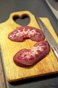 猪肾猪肾片摄影图