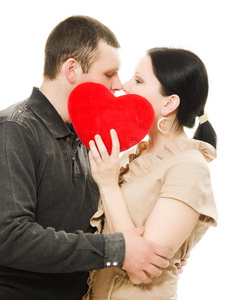 男人和女人用心接吻。