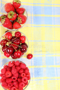 覆盆子樱桃和草莓