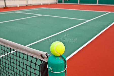 带球网球场