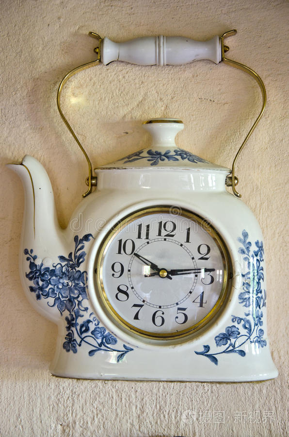 复古原创茶壶造型设计时钟