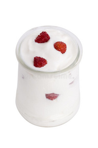 一碗野草莓酸奶