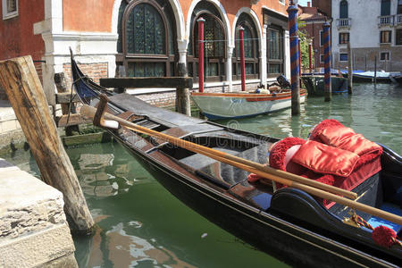 威尼斯浪漫的平底船