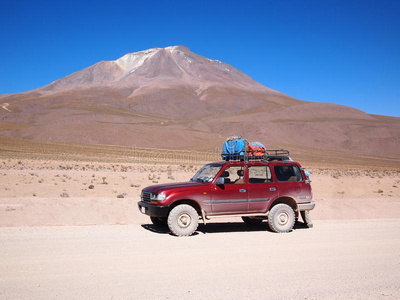 玻利维亚沙漠四轮驱动汽车