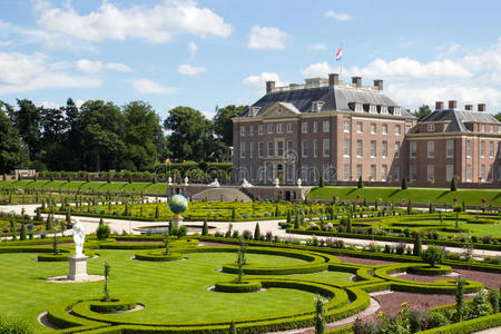 贵族花园宫殿和花园照片