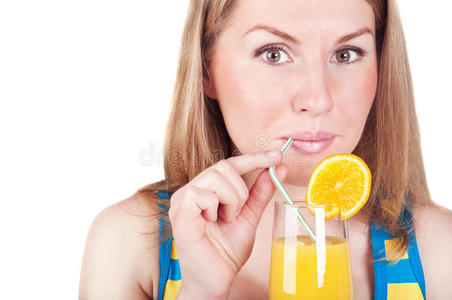 喝橙汁的女孩