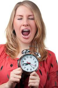 打哈欠警报图片