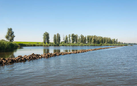 chistenskaya 和 bersenevskaya 的堤坝,在堤岸上的房子和克里姆林宫