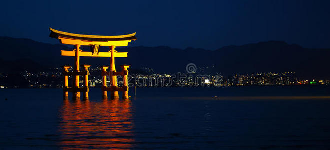 日本宫城县都灵门夜景图片