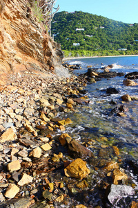 托托拉多岩石海岸线