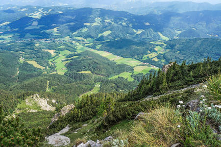 从拉克斯山看山谷