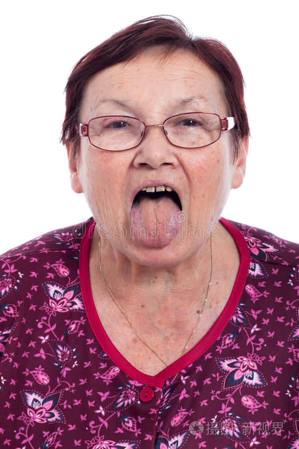 老太太吐舌头