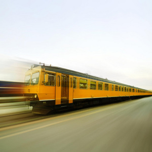 黄色列车速度