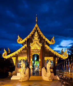 泰国清迈夜间佛寺