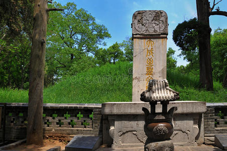 皇帝墓图片