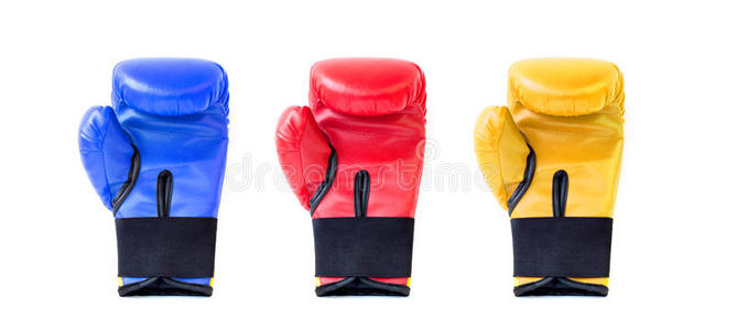 不同颜色的拳击手套