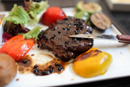 香料 马铃薯 蛋白质 牛排 里脊肉 午餐 牛腰肉 盘子 美食家