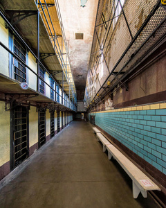 监狱牢房图片