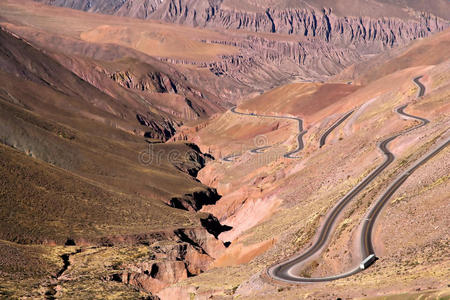 盘旋山路