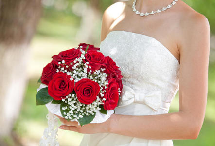 婚礼上漂亮的新娘花束图片