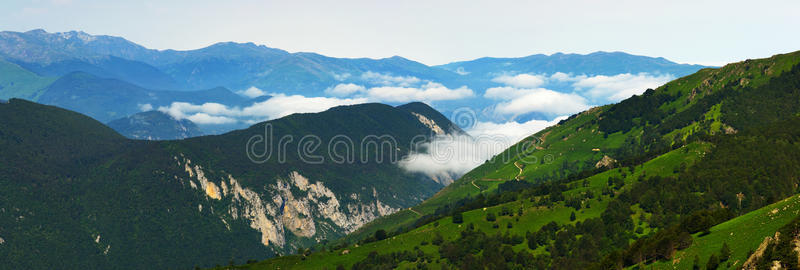 全景图 天际线 法国 比利牛斯山脉 放松 地平线 高的 气氛