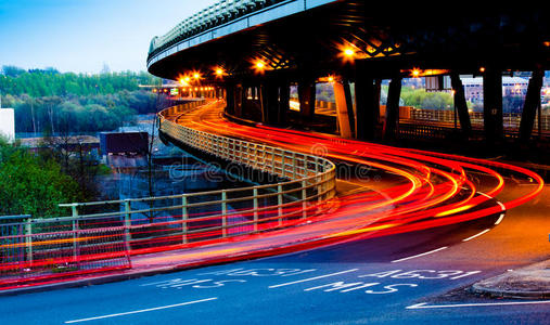 夜间道路