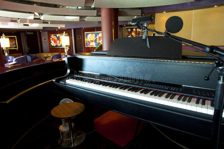 钢琴酒吧图片