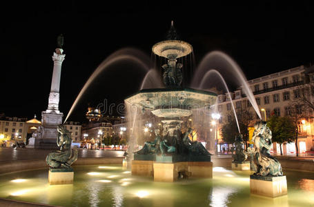 罗西奥广场喷泉