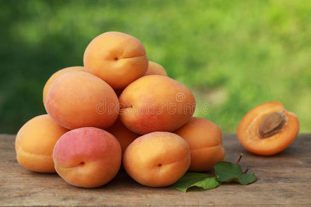 鲜杏