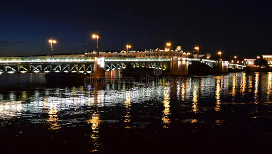宫桥夜景