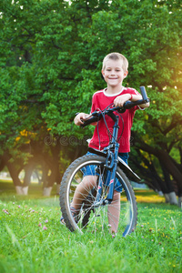 运动 活动 追踪 太阳 骑自行车 公园 幸福 男孩 伍兹