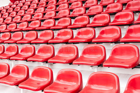 鲜红色体育场座椅