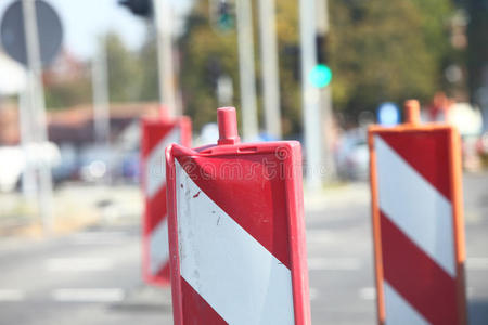 交通标志道路封闭警告标志