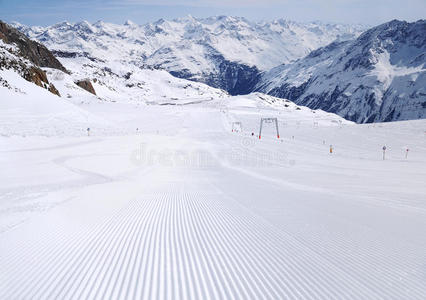 苏尔登滑雪场的新鲜滑雪道