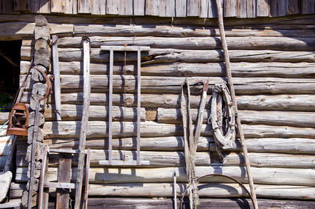 古代木制谷仓壁及工具