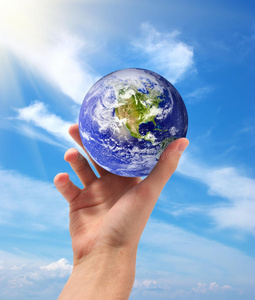 手握地球摄影图-手握地球图片大全-手握地球照片-摄图新视界