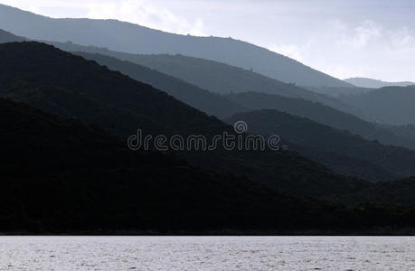 山，海，天。