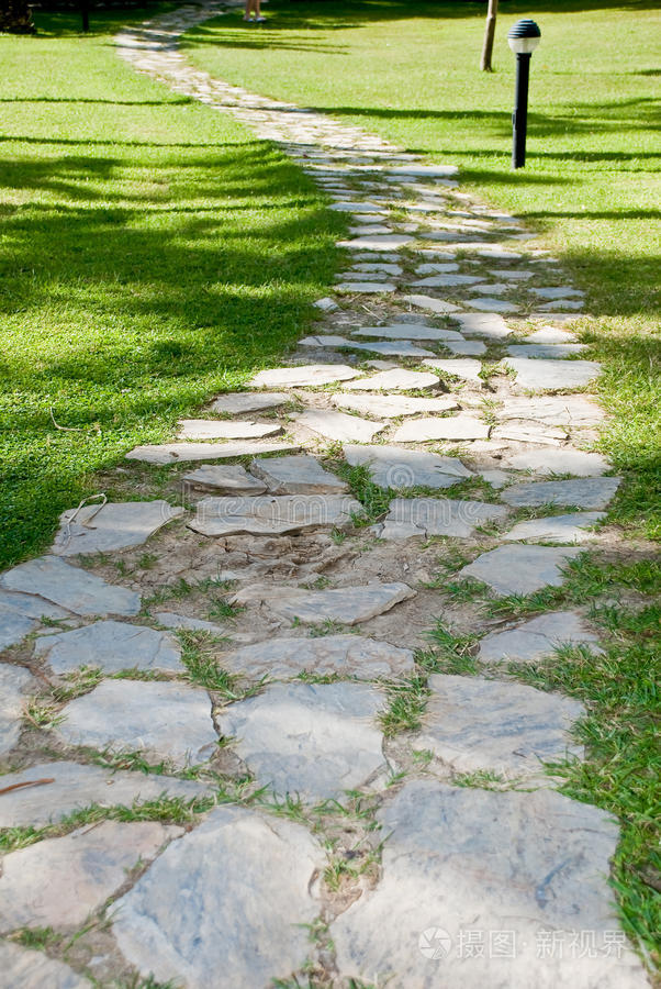 公园里的石头走道