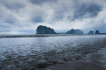 海上的暴风云