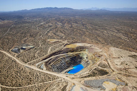 露天铜矿照片