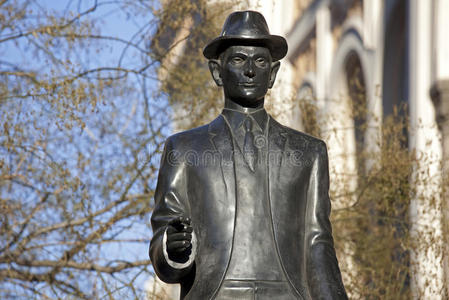 布拉格卡夫卡雕塑照片