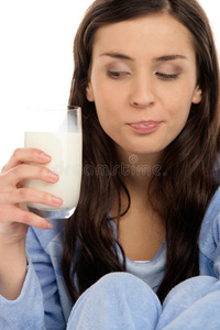 喝牛奶的女人