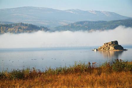 索斯诺卡湖和山脊巨山图片
