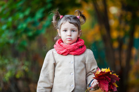 幸福 十月 和谐 自然 学龄前儿童 公园 秋天 外套 美丽的
