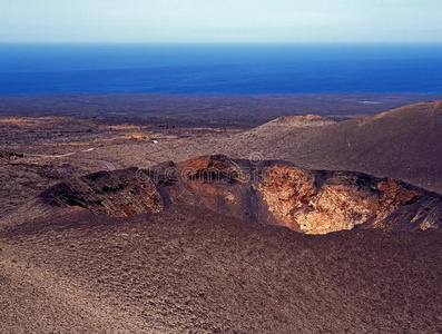 兰扎罗特火山口。