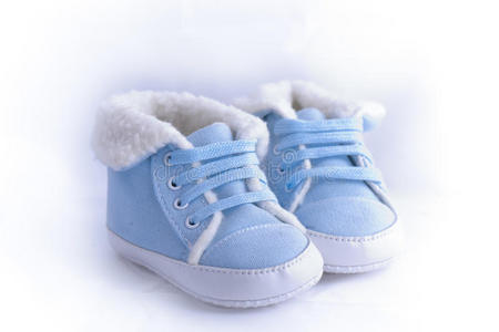 蓝白童鞋