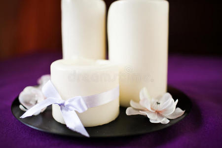 蜡烛，白色丁香花