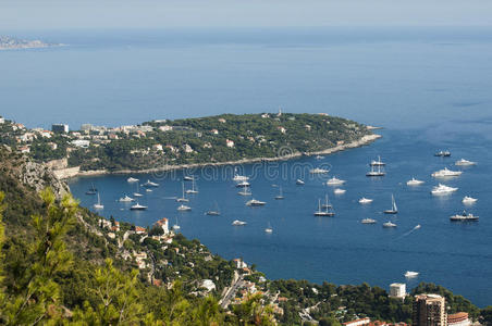 摩纳哥风景在摩纳哥港口屋顶上海鸥成本圣母玛利亚与宝贝在摩纳哥大