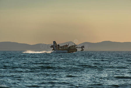 cl415水上轰炸机加油