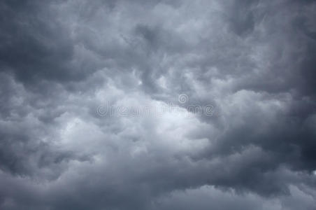 暴风雨的天空